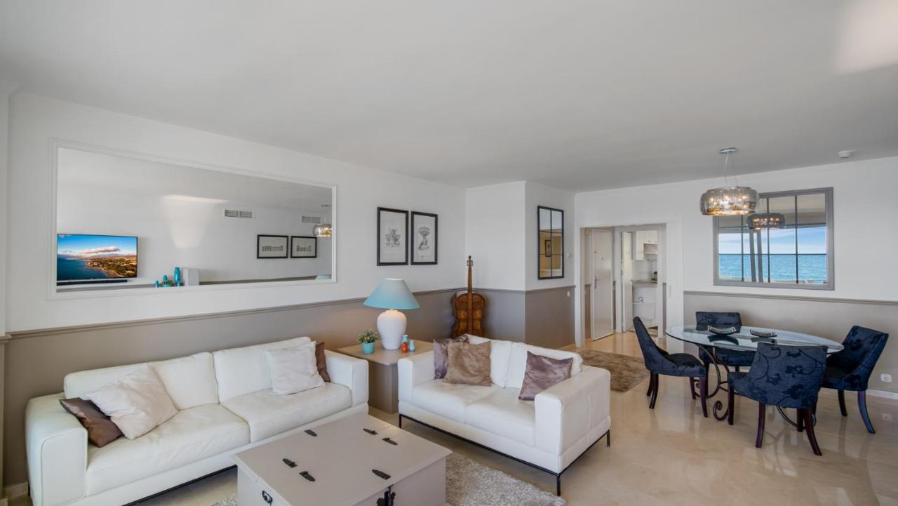 Beach-Line Apartment With 3 Bedrooms In เอสเตโปนา ภายนอก รูปภาพ