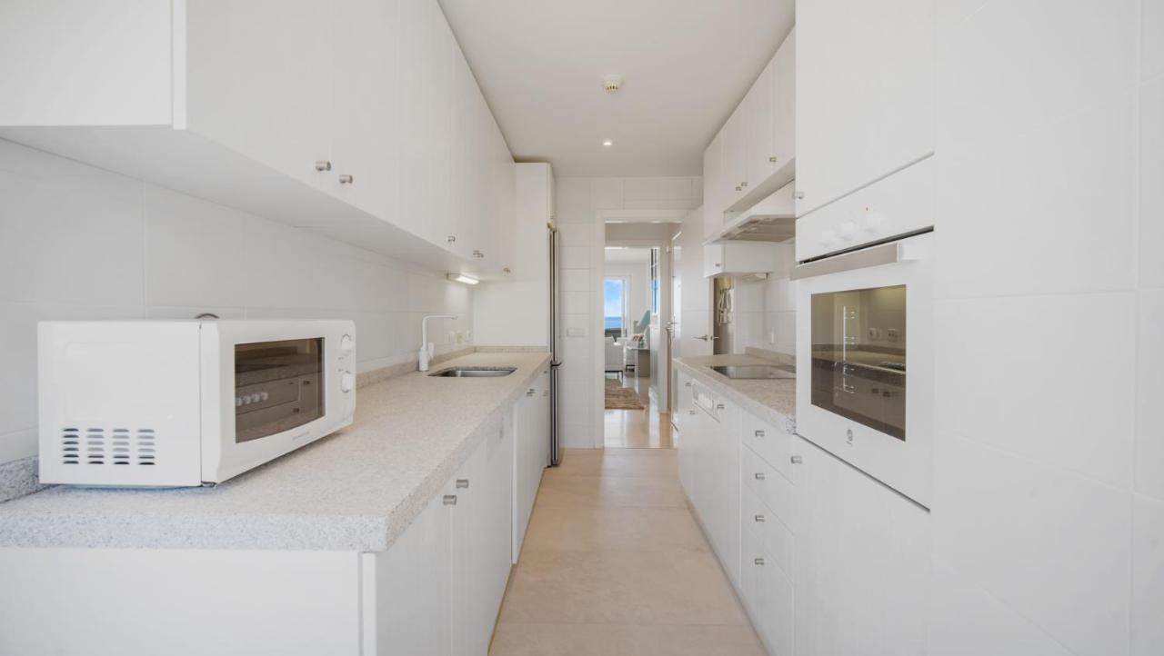 Beach-Line Apartment With 3 Bedrooms In เอสเตโปนา ภายนอก รูปภาพ